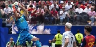 UNAI SIMON, 519 DAKİKALIK DUVAR VE YENİ REKOR